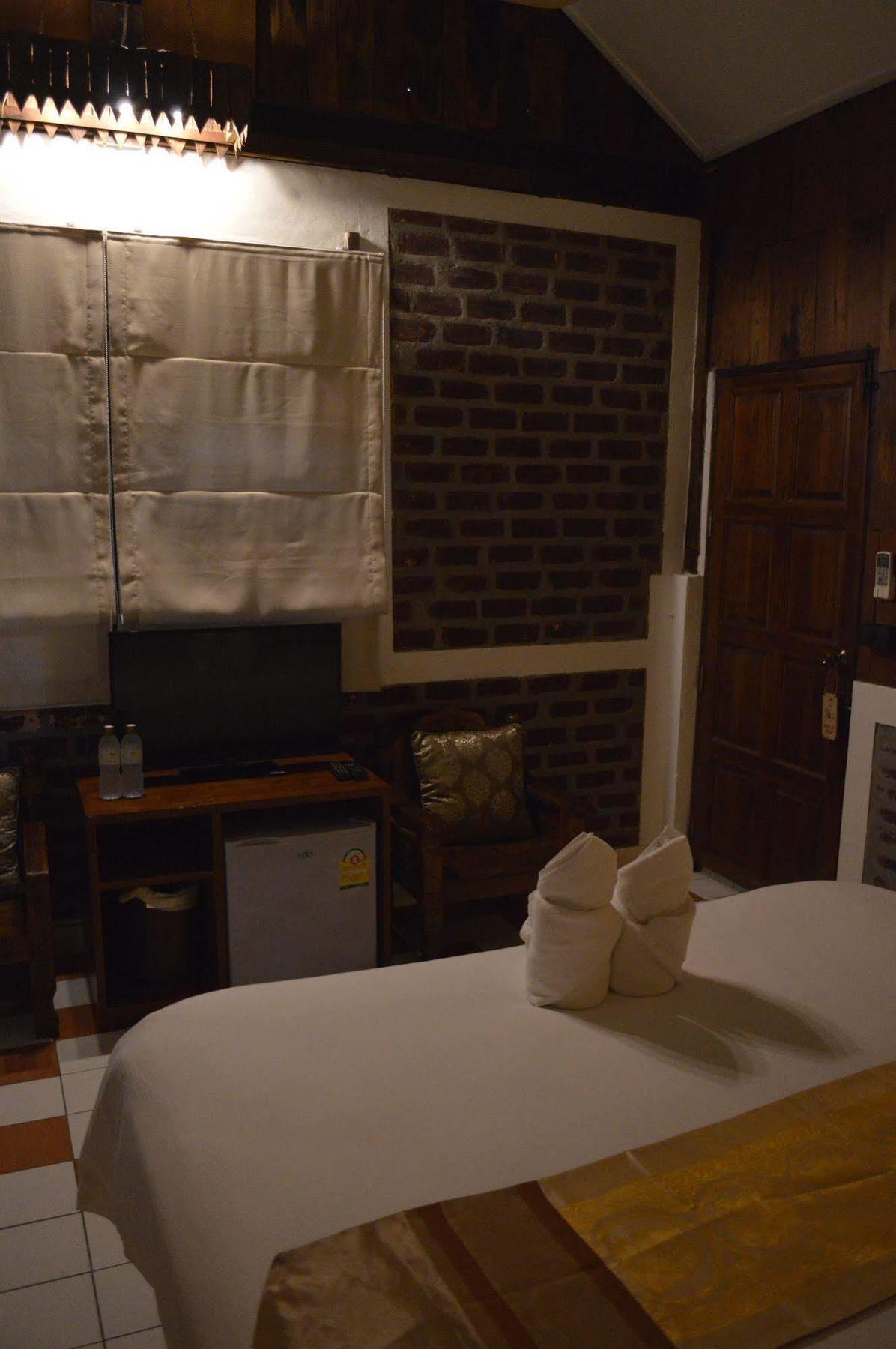 Baan Thai Homestay By Bgb Villas หาดกะตะ ภายนอก รูปภาพ