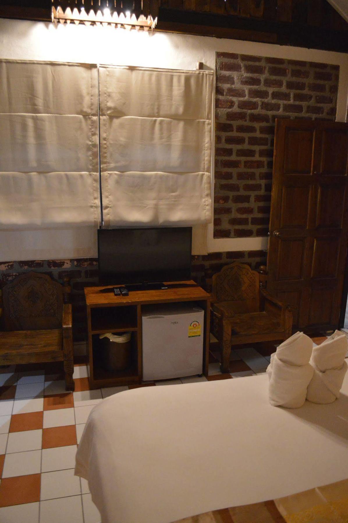Baan Thai Homestay By Bgb Villas หาดกะตะ ภายนอก รูปภาพ