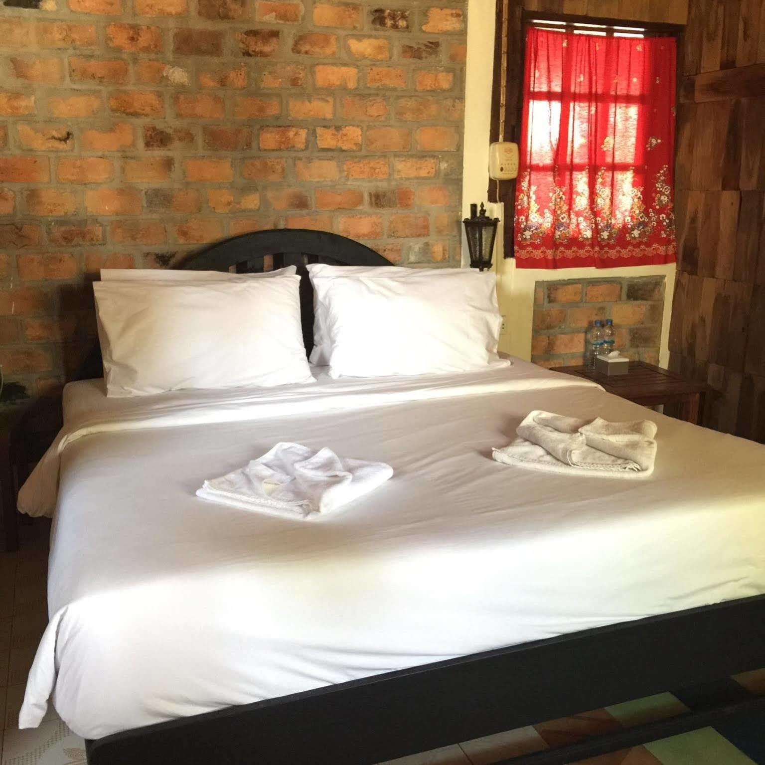 Baan Thai Homestay By Bgb Villas หาดกะตะ ภายนอก รูปภาพ
